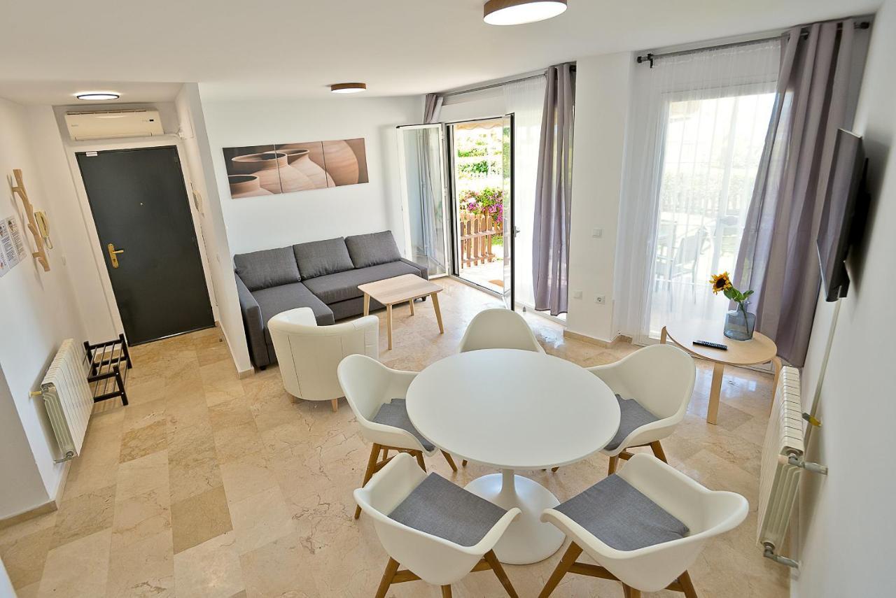 On Beach Deluxe Apartment With Pools And Own Garden El Puerto de Santa Maria Exterior photo