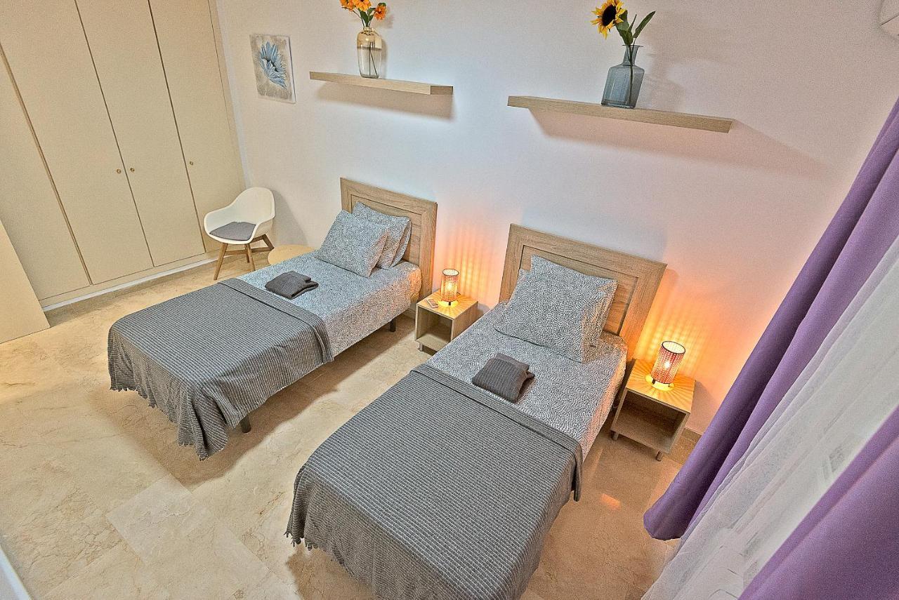 On Beach Deluxe Apartment With Pools And Own Garden El Puerto de Santa Maria Exterior photo